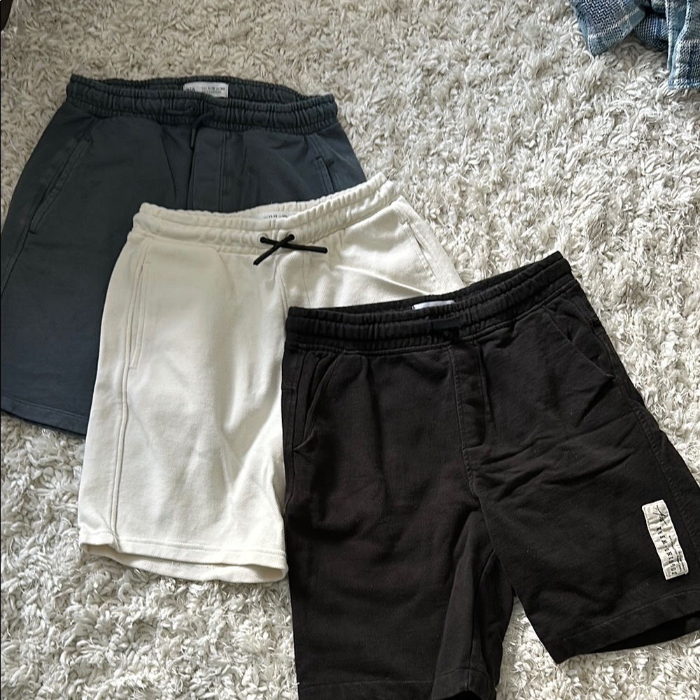 Stylish boys Zara Shorts Trio in Black, White, and Gray